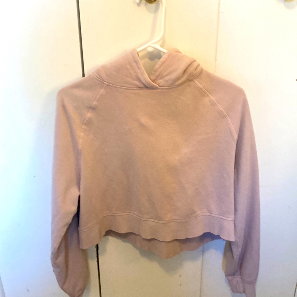 light pink cropped hoddie